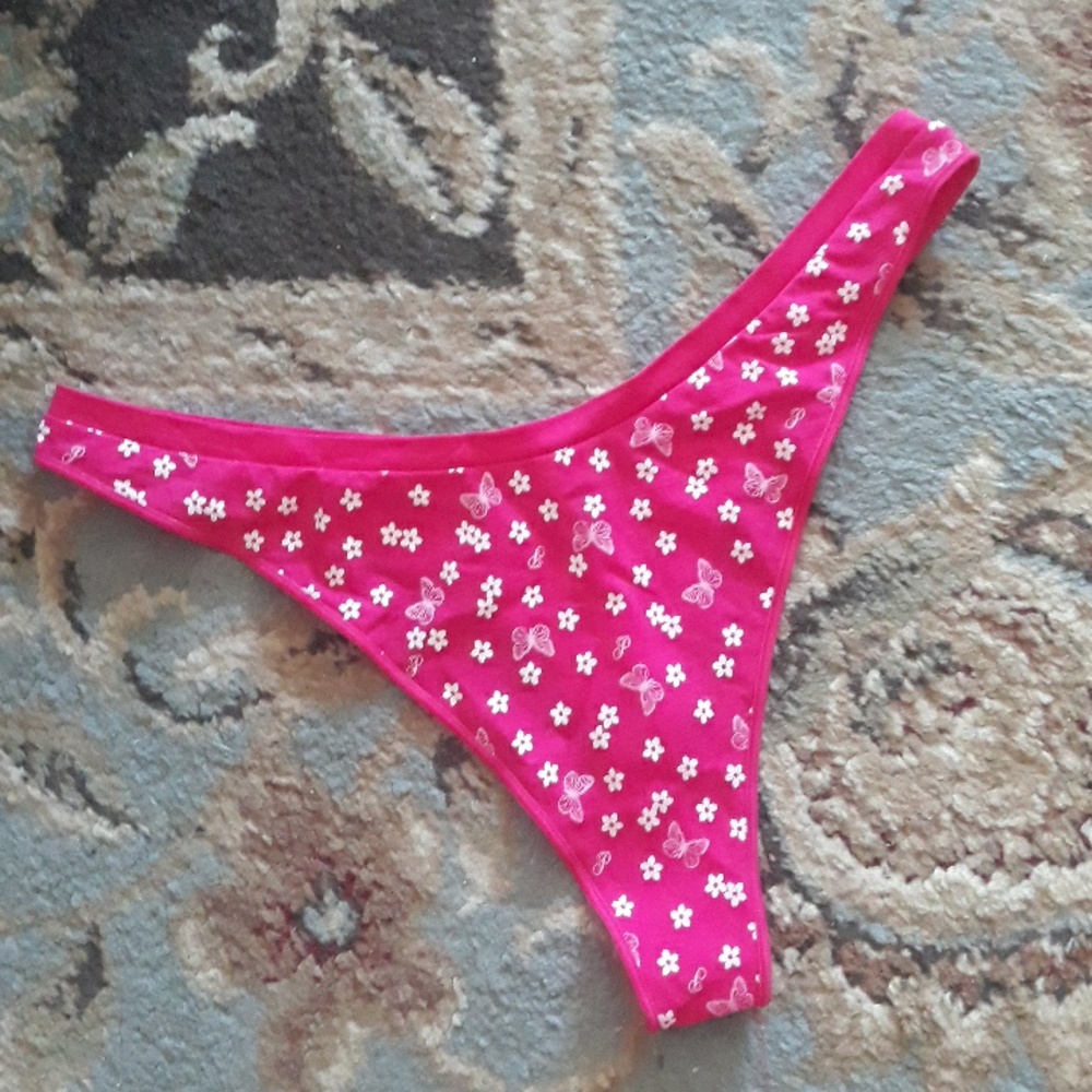 Pink VS thong - Picture 13 of 14